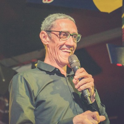 Márcio Américo — comediante para eventos corporativos