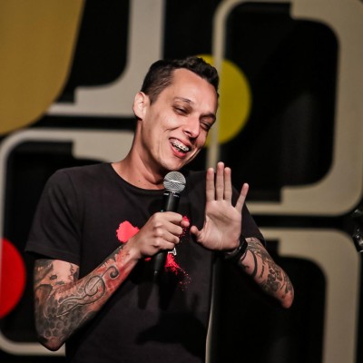 Nil Agra — comediante para eventos corporativos