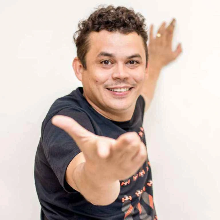 Emerson Ceará — comediante para eventos corporativos